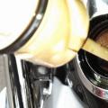 Последствия перелива масла в мотор автомобиля — что будет и как исправить ситуацию Если перелить масло в двигатель выше уровня